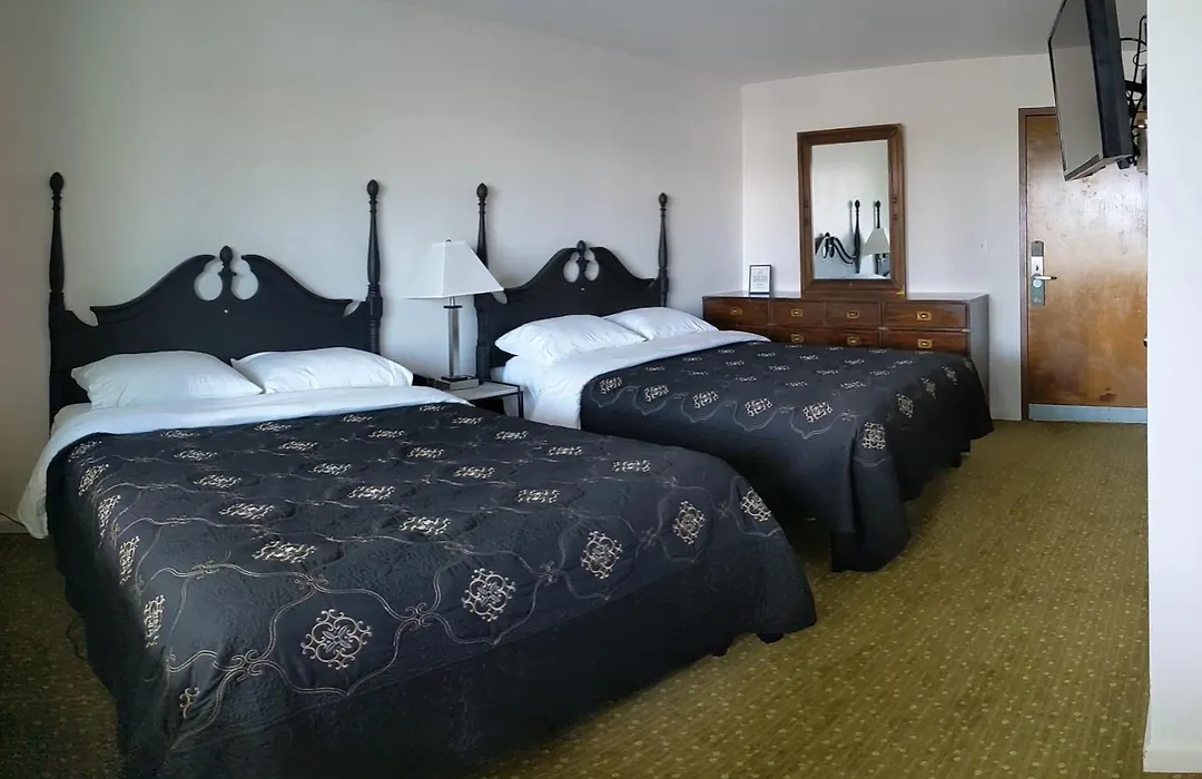 South Side Inn - Burlington-1