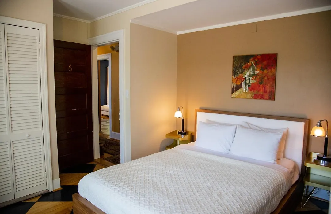 Lindenwood Inn-1