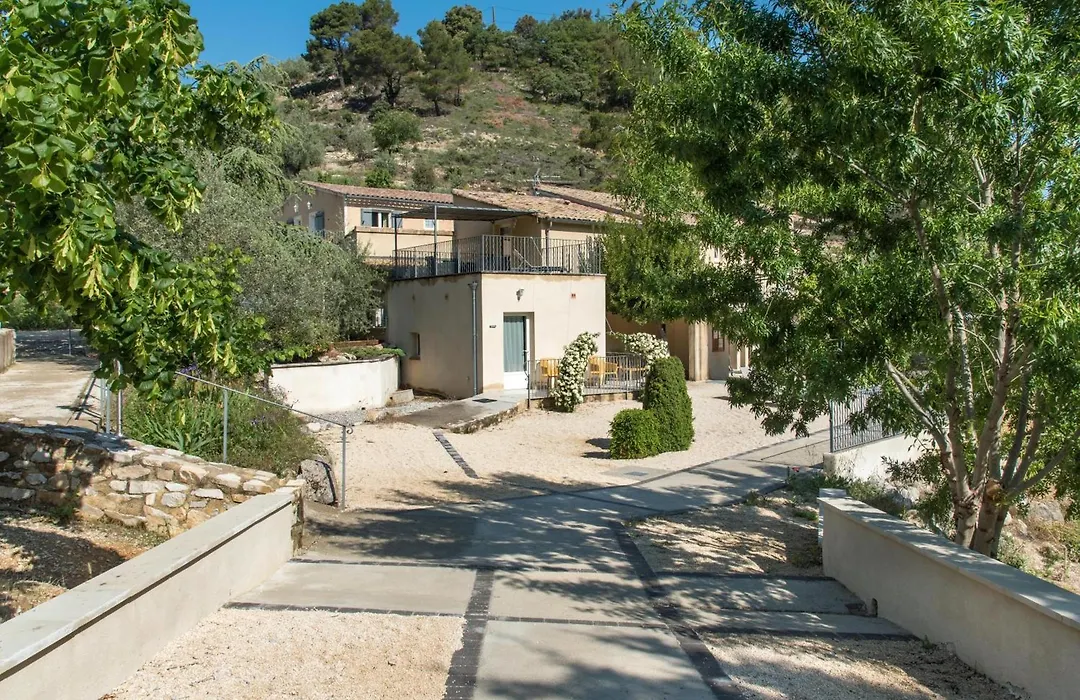 Domaine Saint Julien-1
