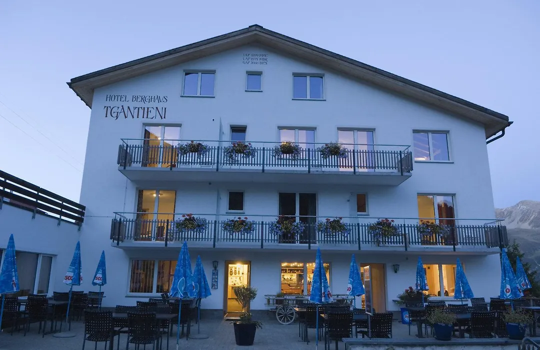 Berghotel Tgantieni-1