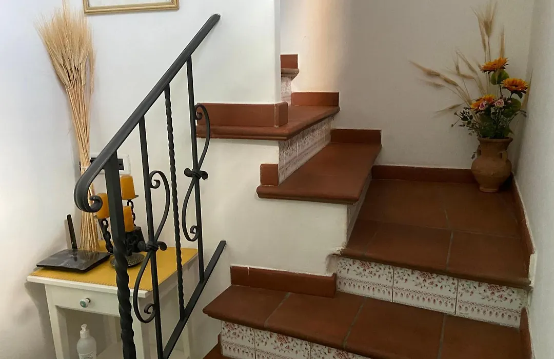 Caieta: la casa nella roccia-1