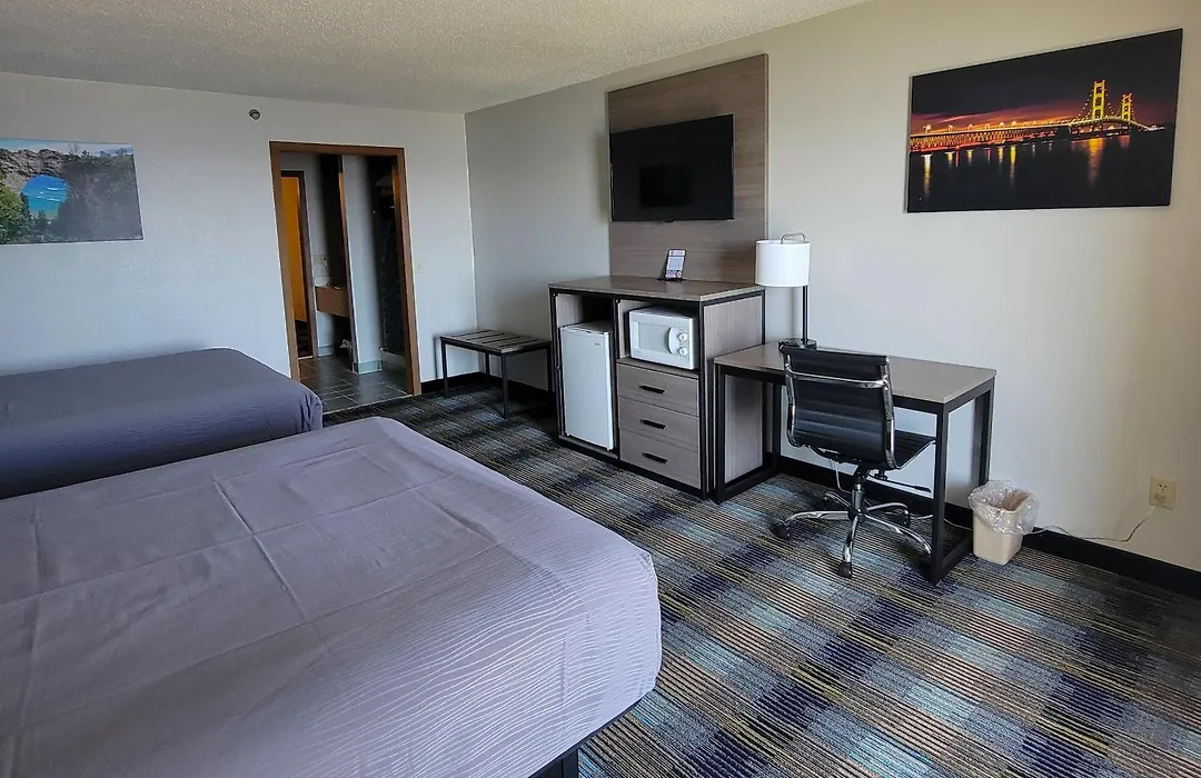 Americinn By Wyndham Saint Ignace Lakefront-1