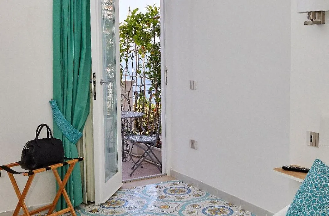 Malafemmena Guest House-1
