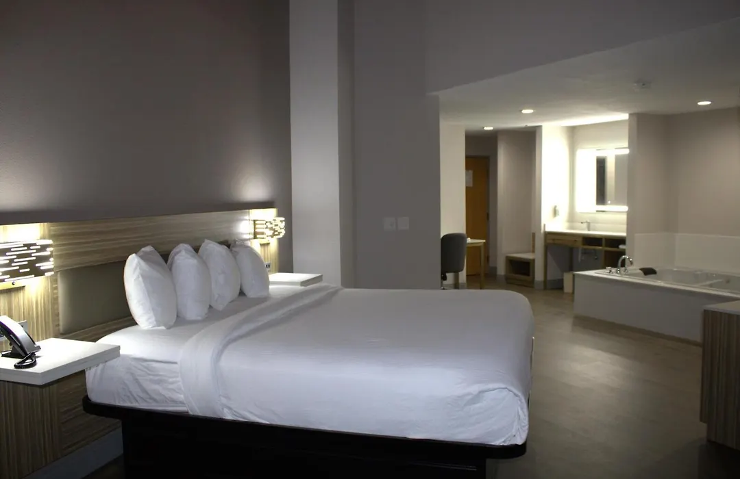 Baymont Inn & Suites San Marcos-1