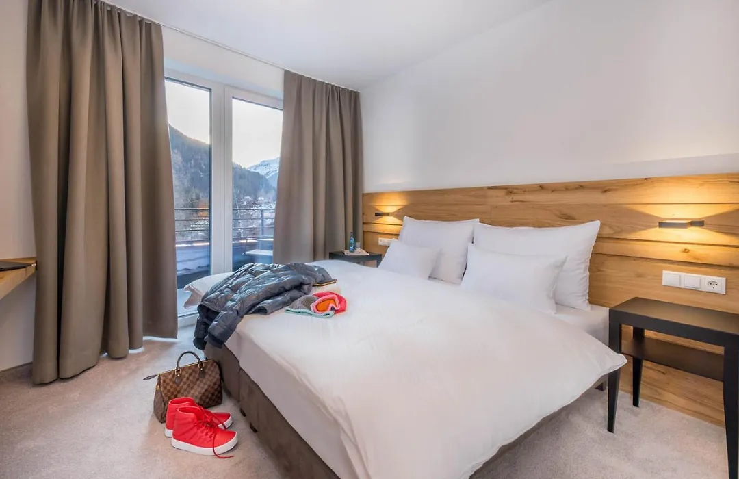 Hotel Grischuna-1