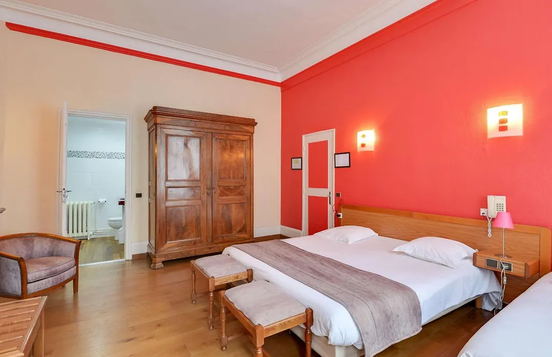 Brit Hotel Notre Dame-1