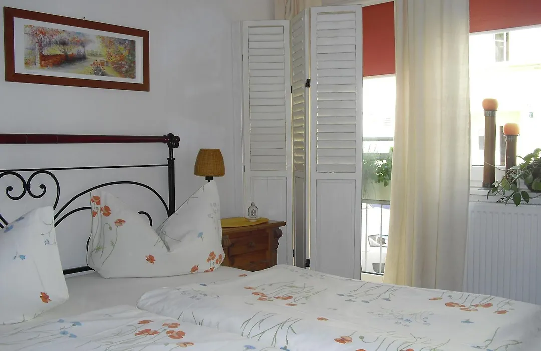 Pension Reuss - Hotel garni-1