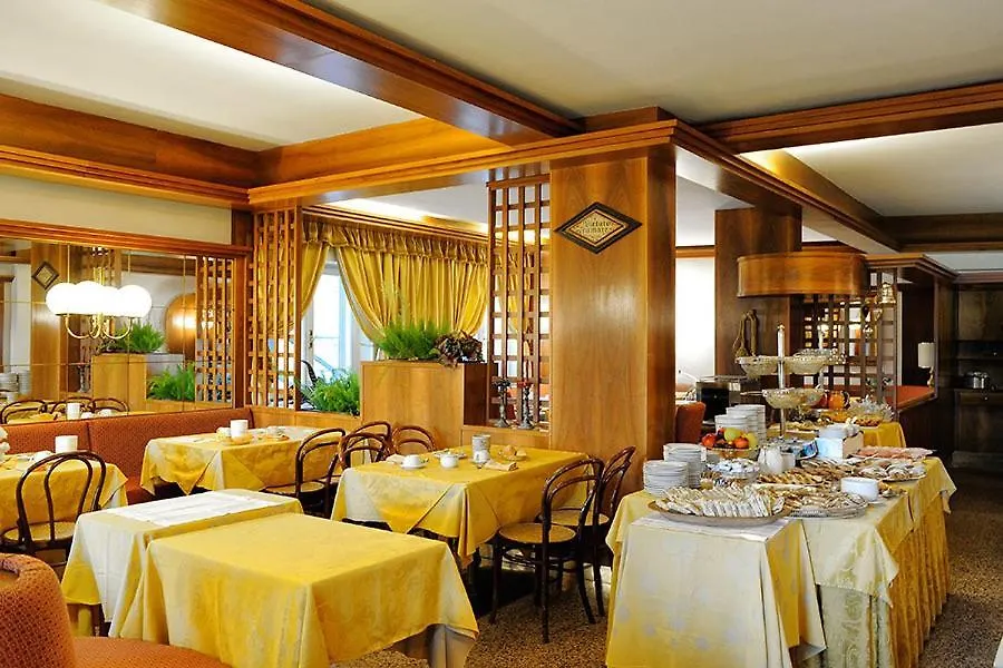 Hotel Touring-1