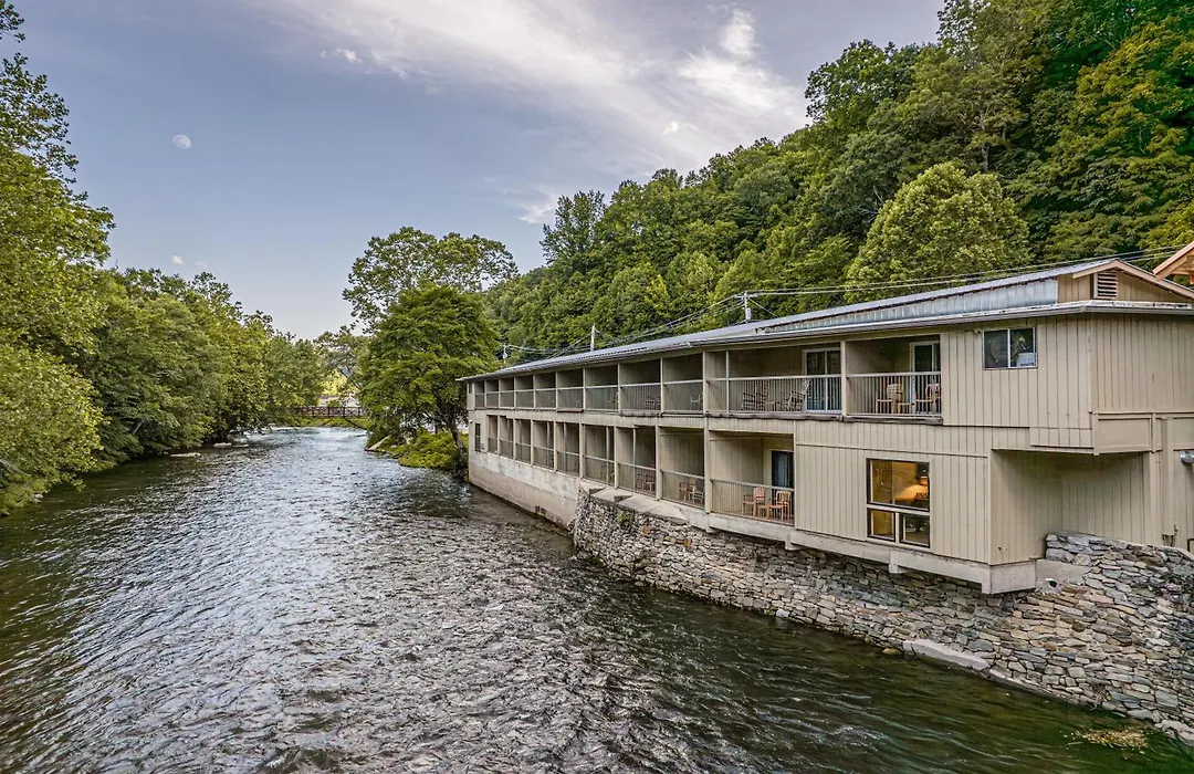 Rivers Edge Motel-1