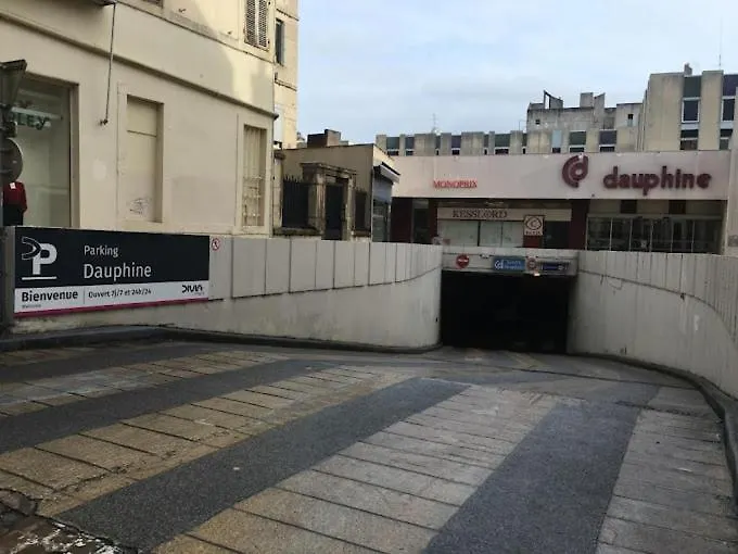 Hotel Lamartine -Parking Dauphine-1