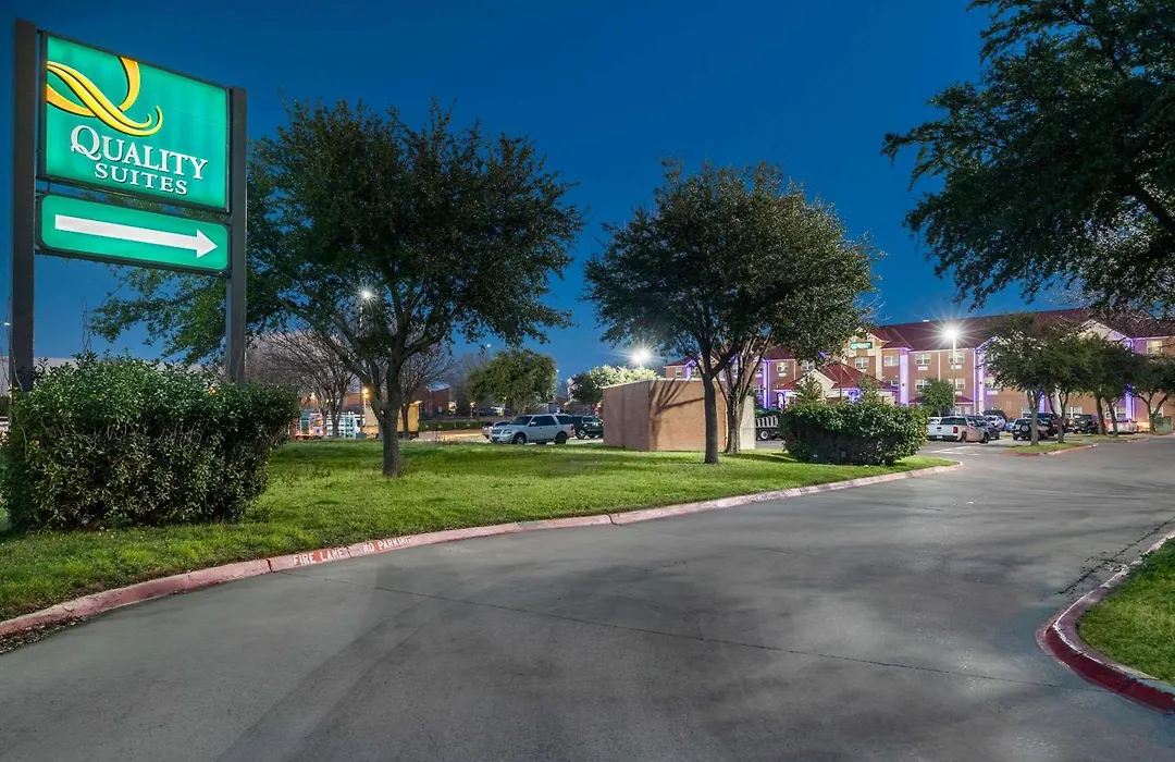 Quality Suites Addison-Dallas-1