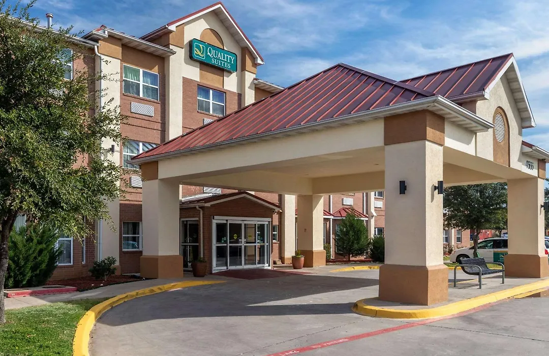 Quality Suites Addison-Dallas-1