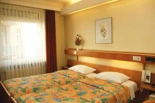 Hotel Zurich-1