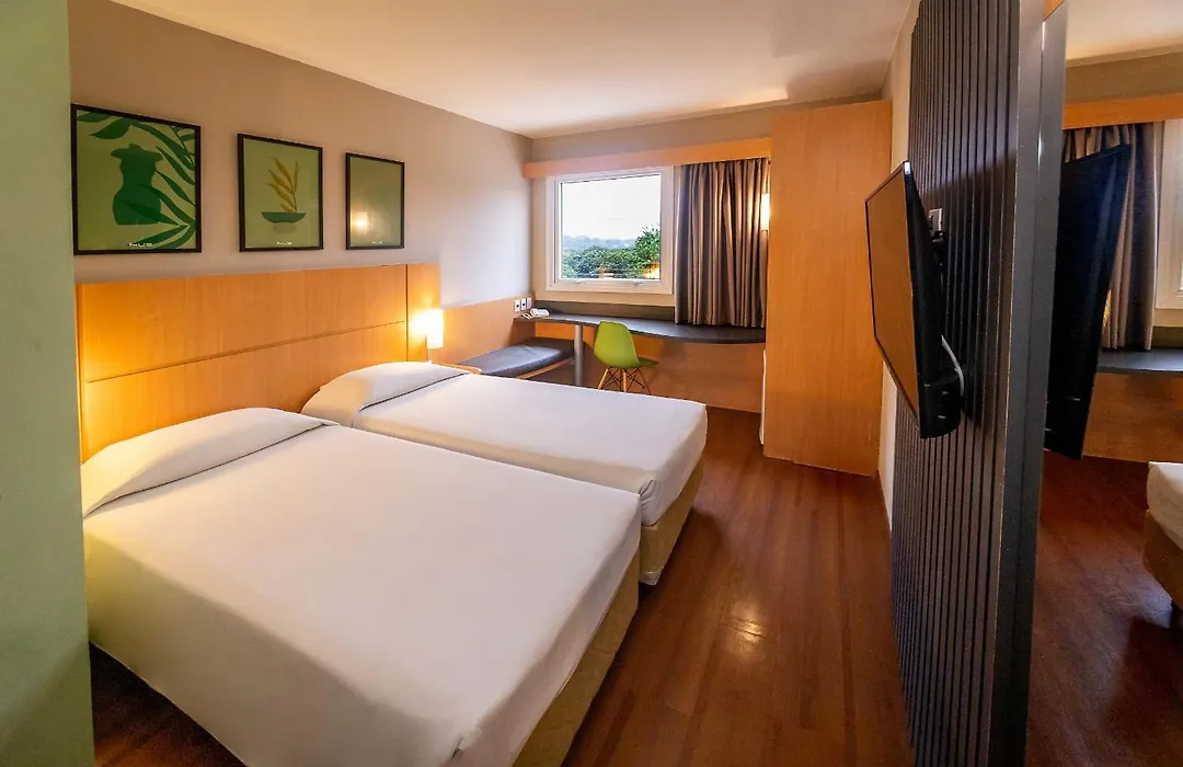 HUS HOTEL Dourados-1