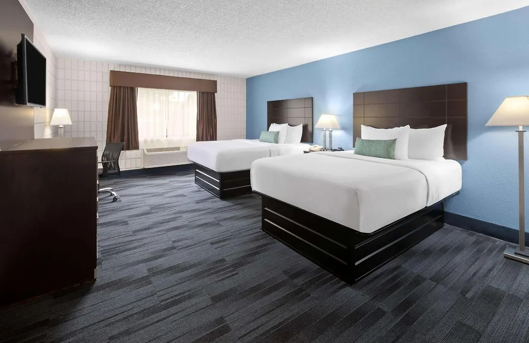 Baymont Inn And Suites By Wyndham Farmington, Mo-1