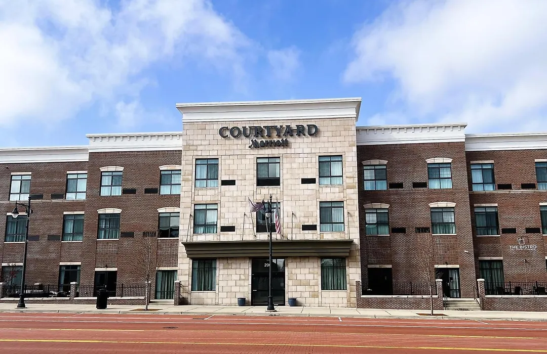 Courtyard By Marriott Albion-1