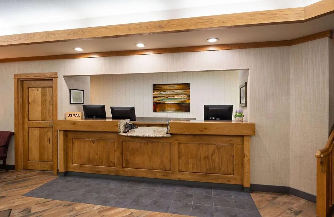 Days Inn & Suites By Wyndham Bozeman-1