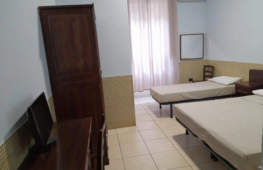 Hotel Vittorio Veneto-1