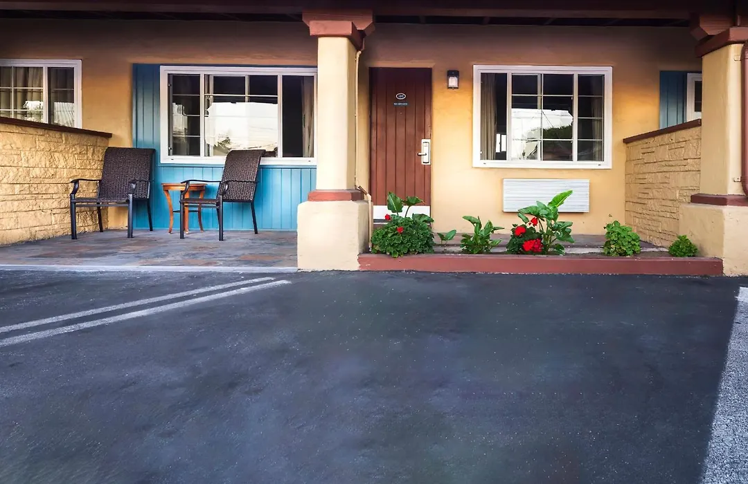 Hitching Post Studios Inn-1