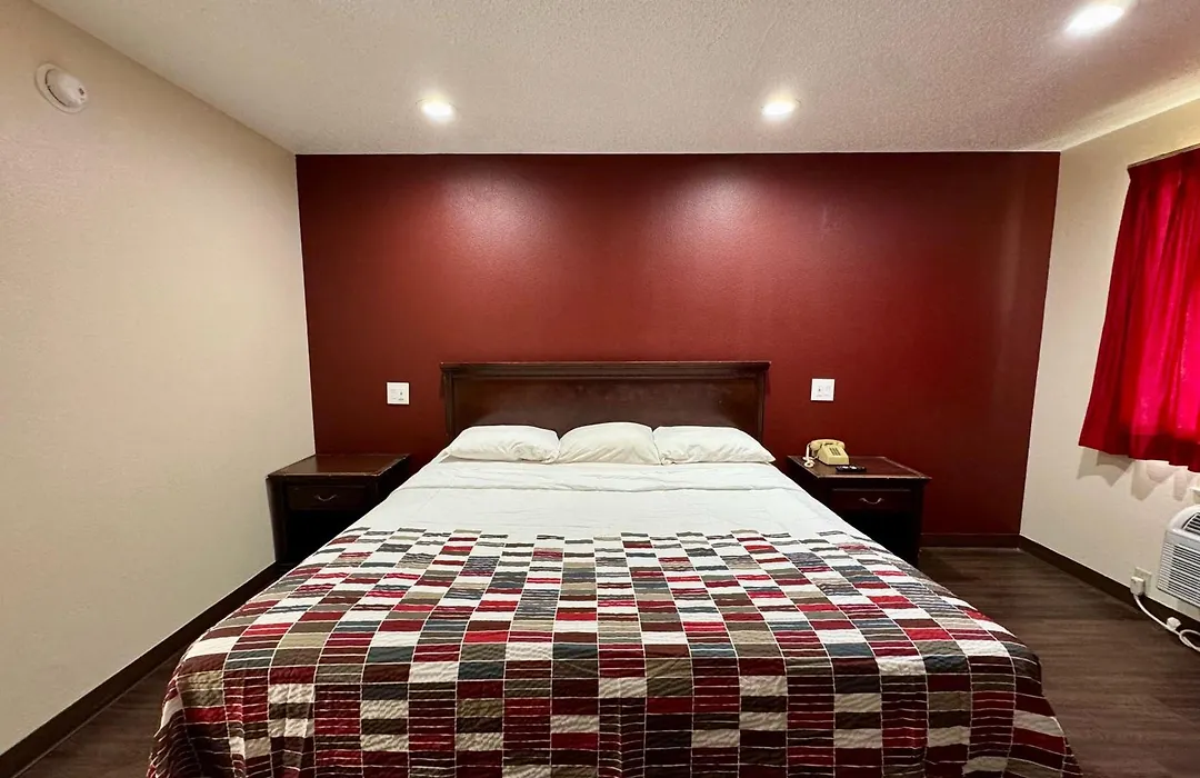 Razorback Inn-1
