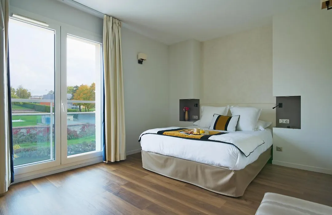 Konine - Hotel & Bar & Restaurant-1