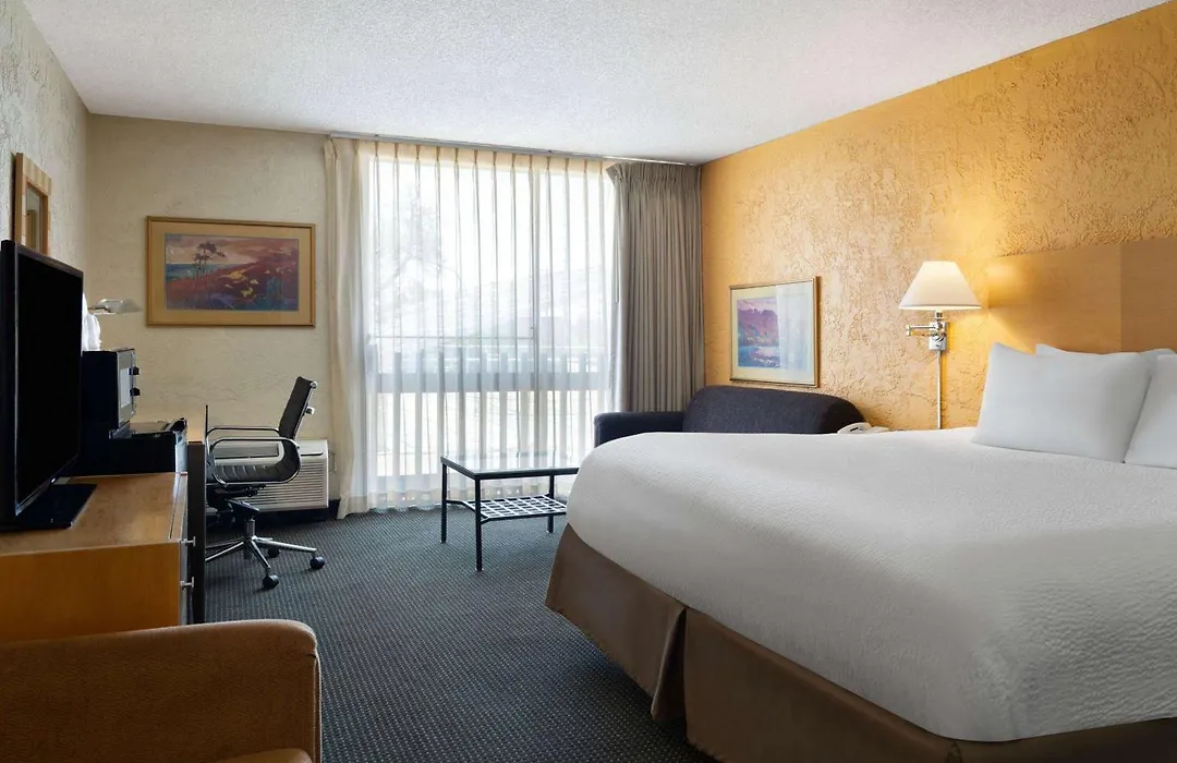 Ramada By Wyndham Tucson-1