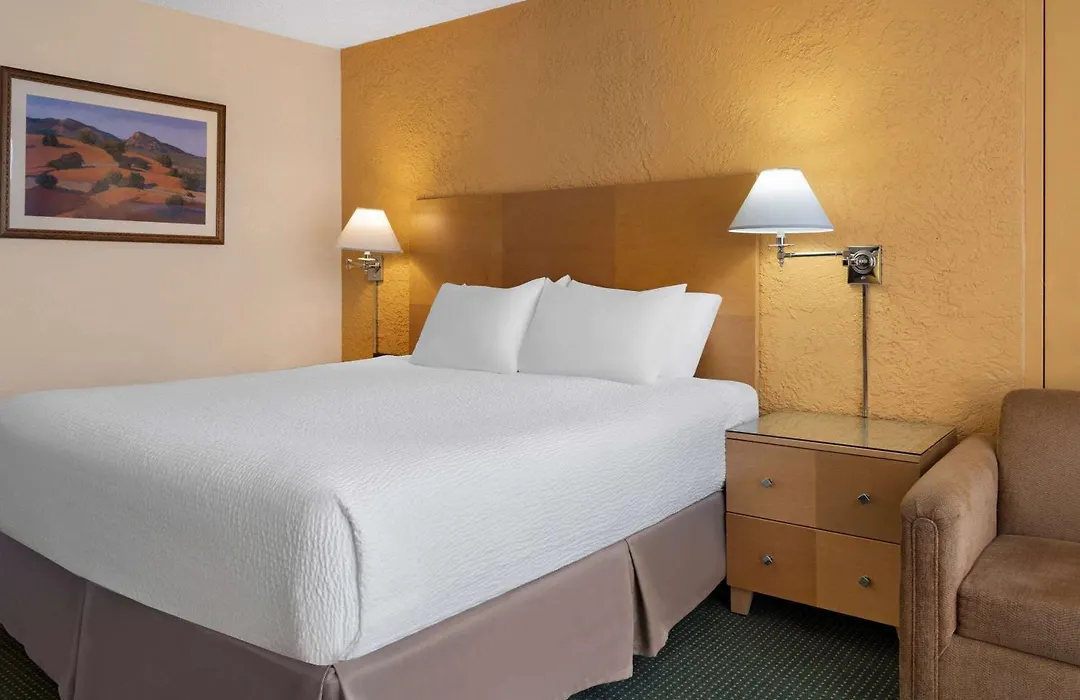 Ramada By Wyndham Tucson-1