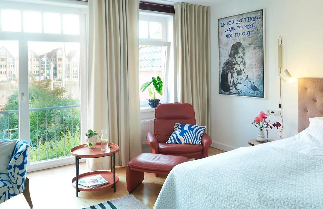 Five Rooms-1