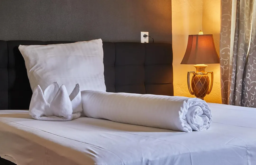 Hotel Riviera-1