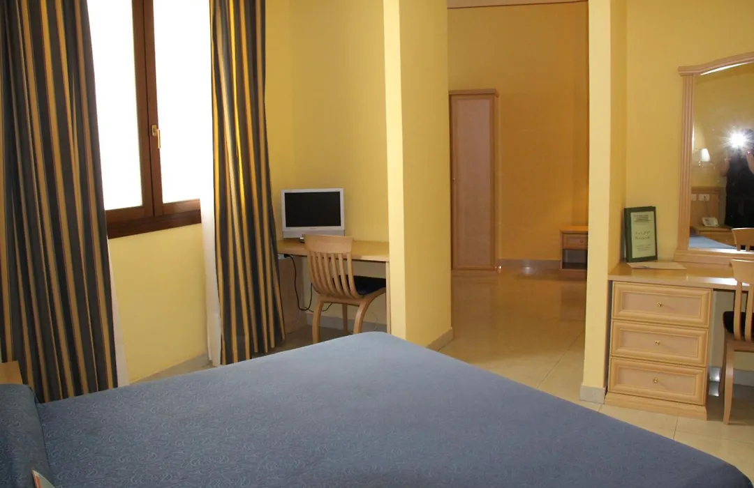 Yacht Marina Hotel-1