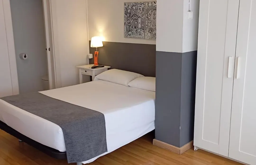 Hostal El Ninot-1