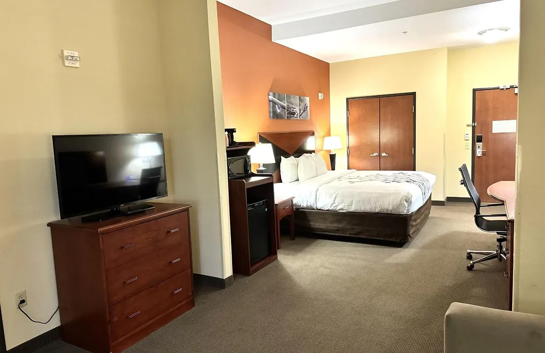 Sleep Inn & Suites Madison - Monona-1