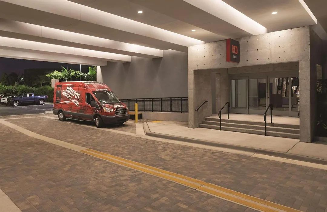 Radisson Red Miami Airport-1