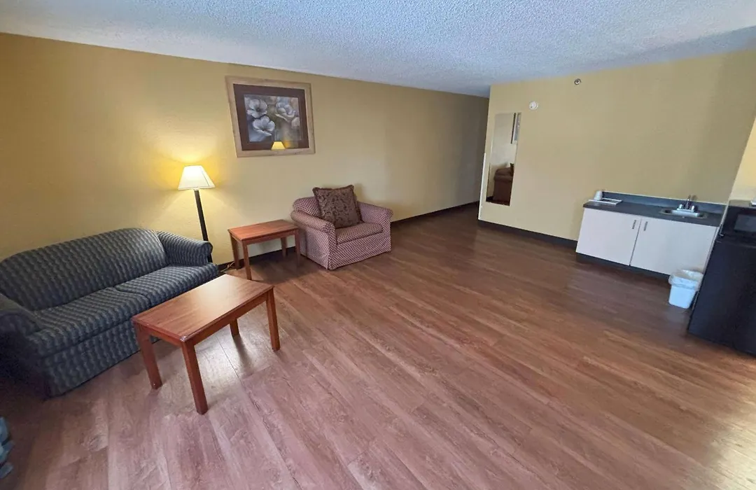 Super 8 By Wyndham O'Fallon-1
