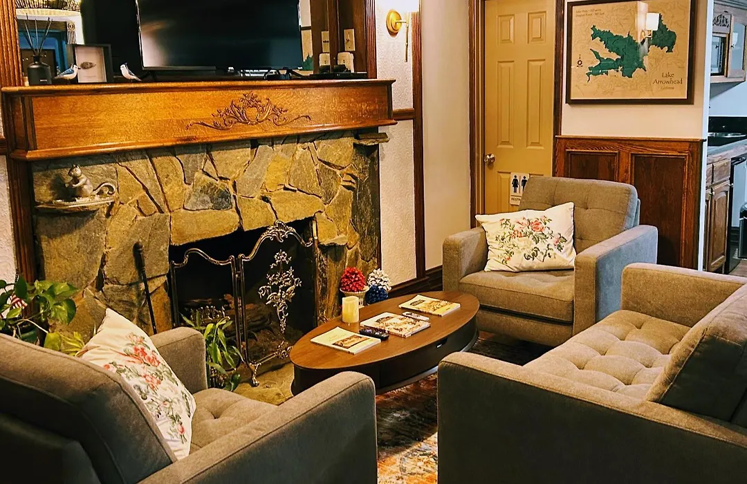 Arrowhead Lake Inn-1