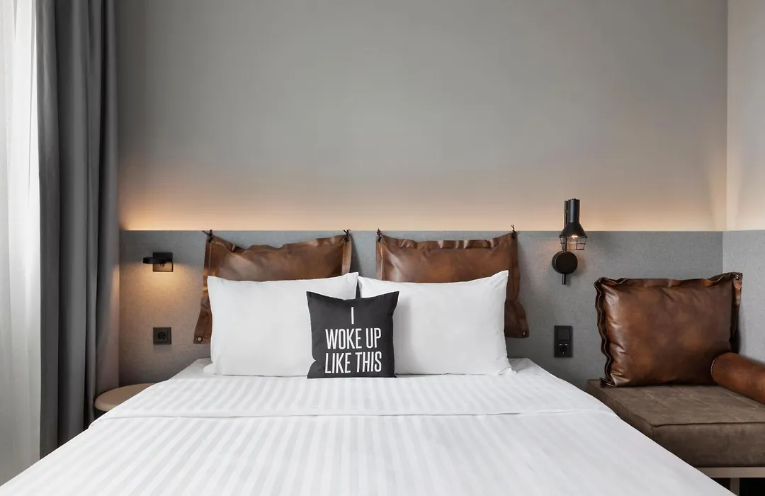 Moxy Duesseldorf City-1