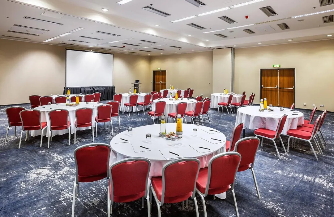 Courtyard By Marriott Prague Airport-1