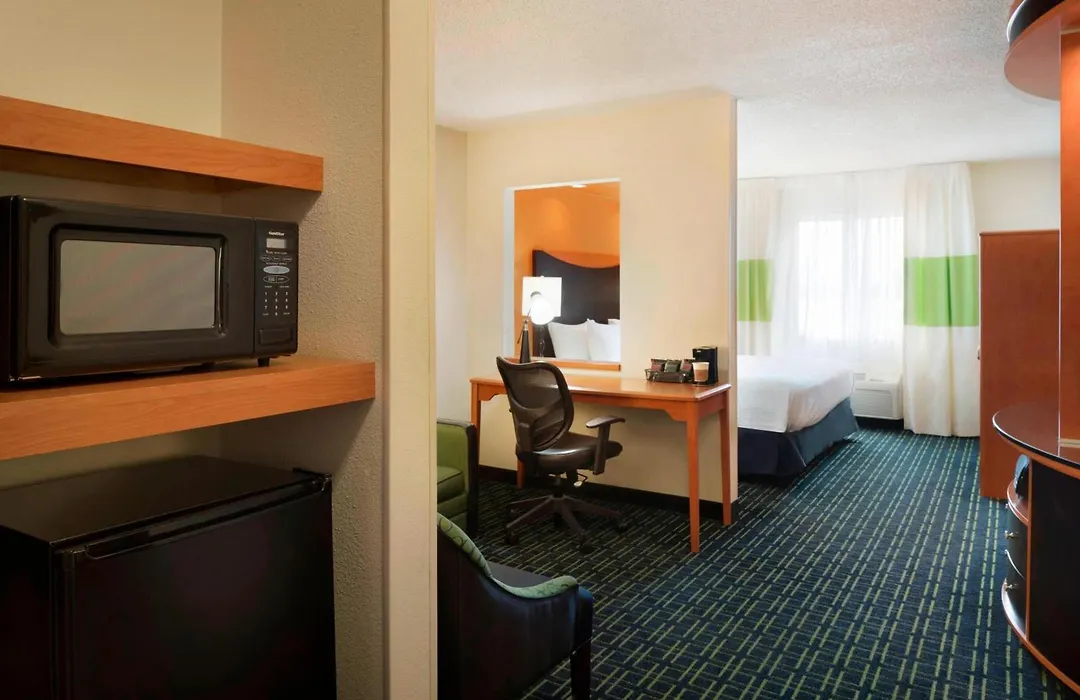 Fairfield Inn & Suites By Marriott Champaign-1