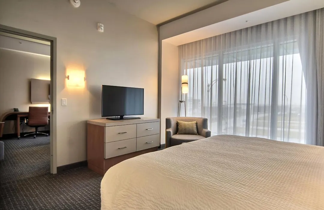 Courtyard By Marriott Quebec City-1