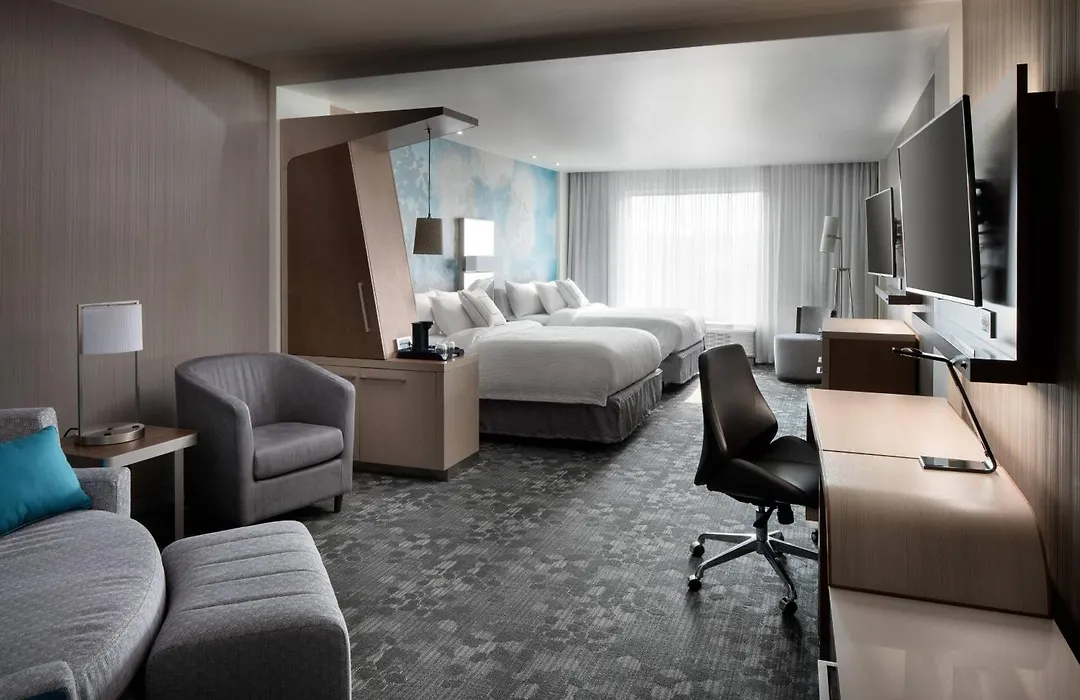 Courtyard By Marriott Pullman-1