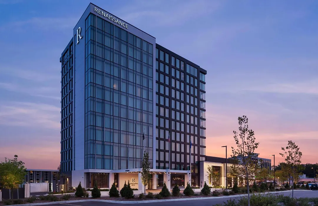 Renaissance Milwaukee West Hotel-1