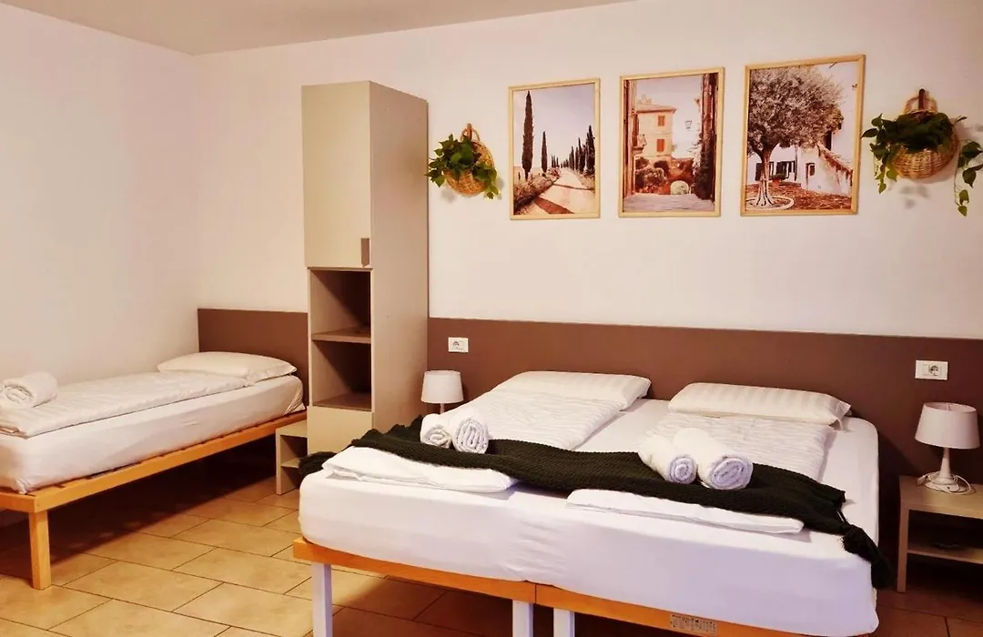B&B Maya-1