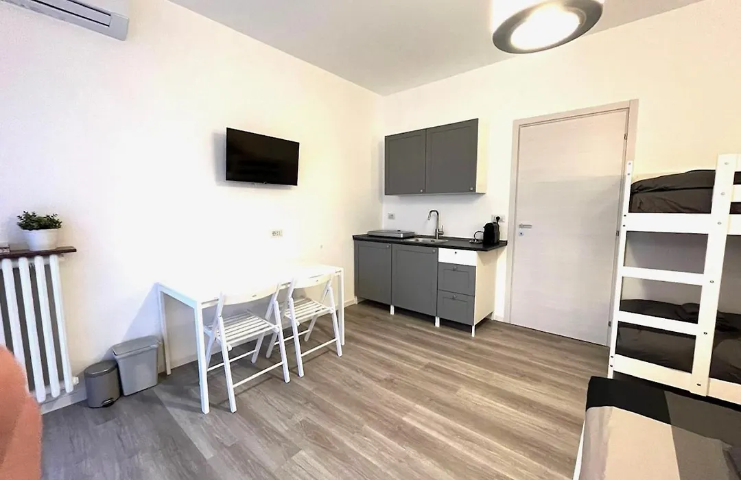 Bed&breakfast BBqueen Sandonato Policlinico-1