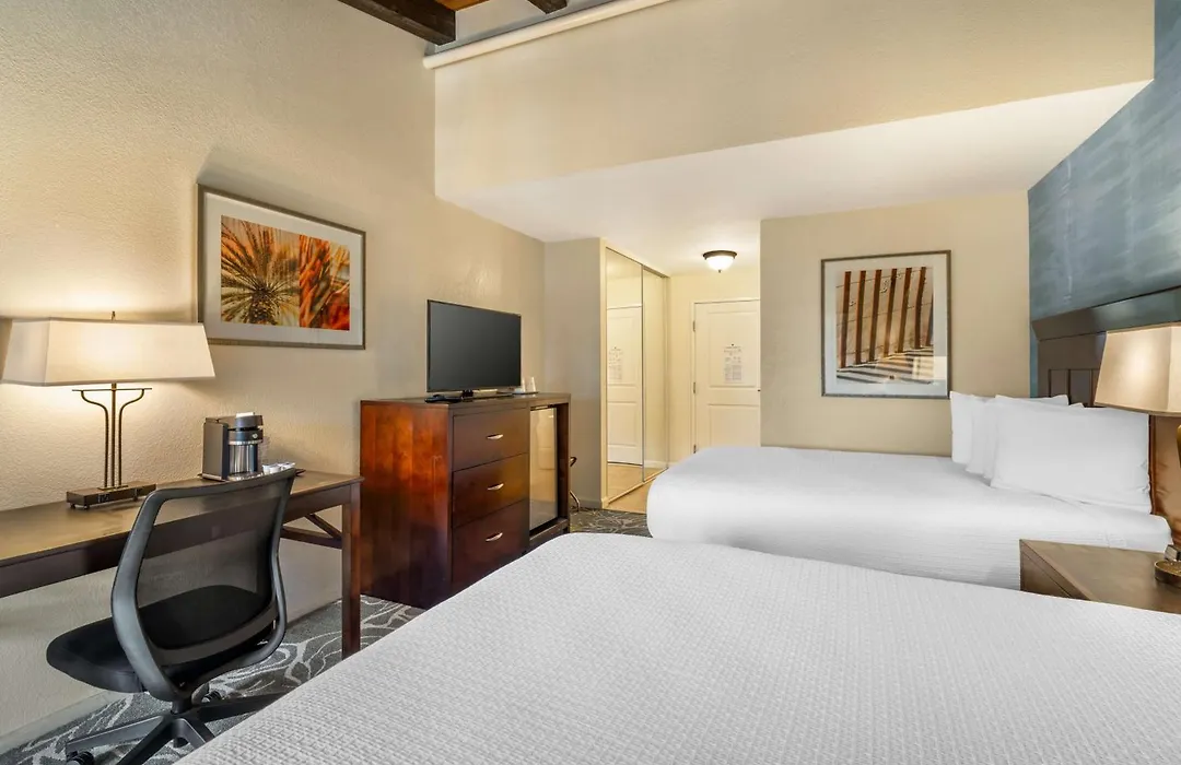 Best Western Plus Carpinteria Inn-1