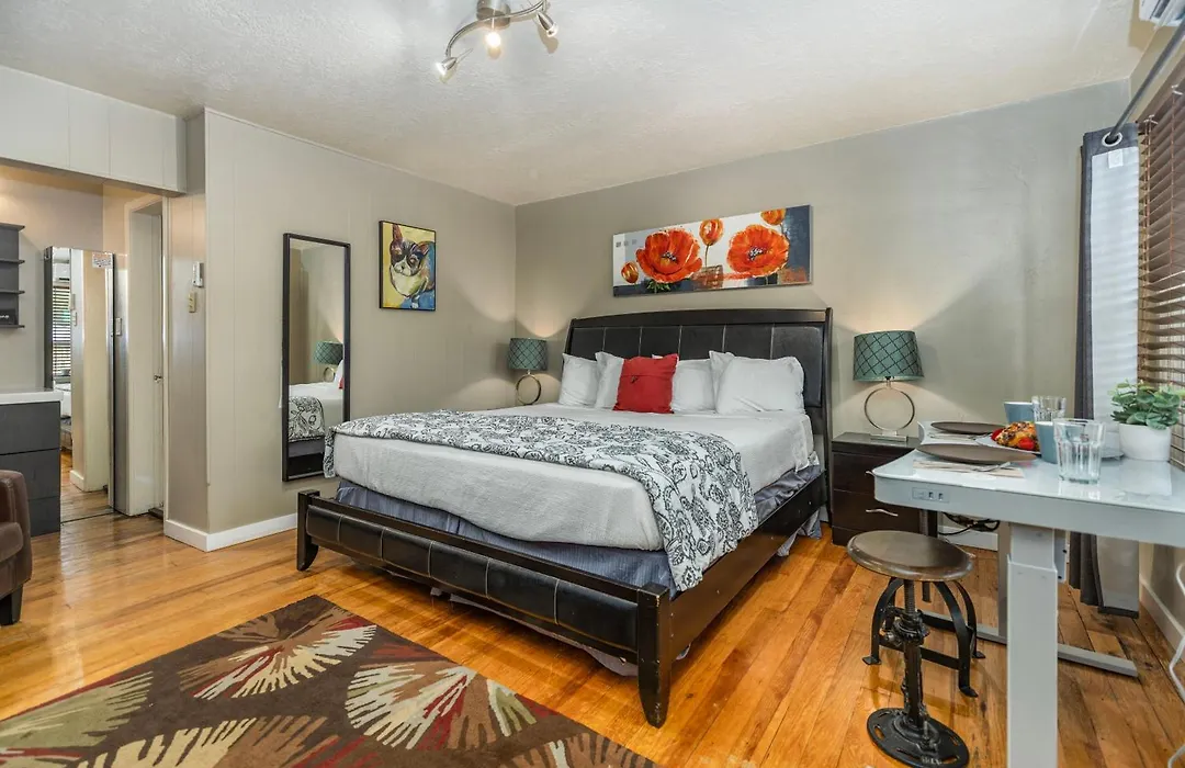 The Flagstone Boutique Inn & Suites-1