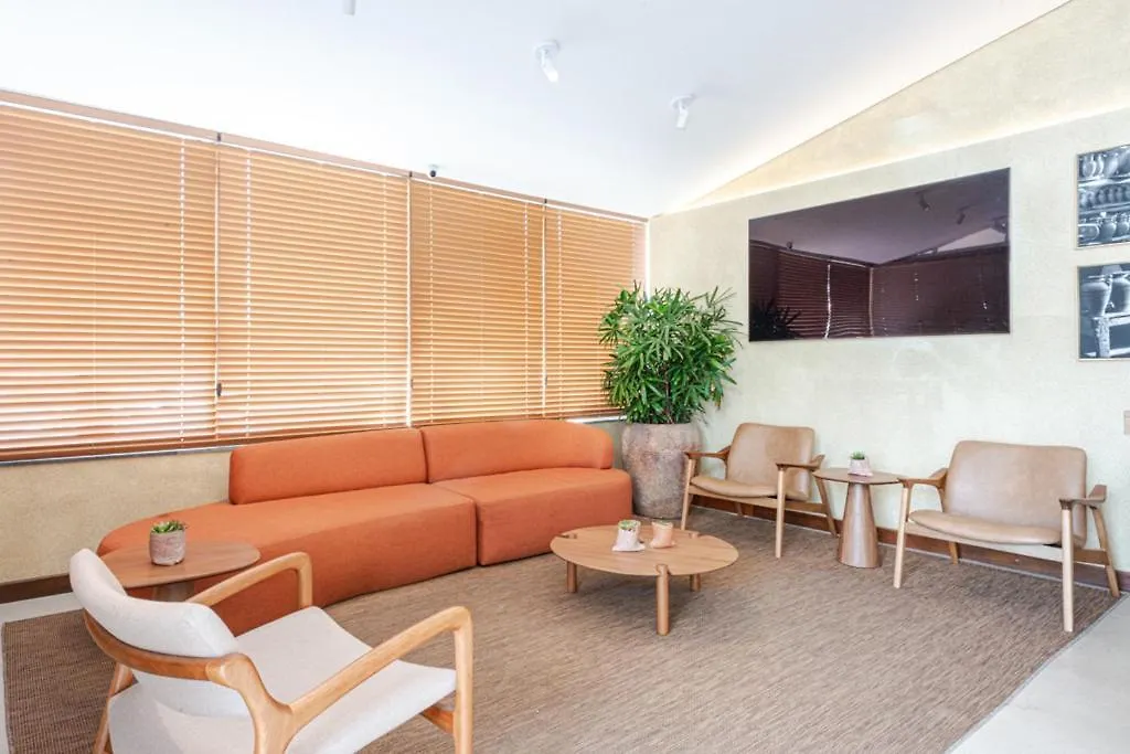 Malibu Plaza Hotel-1