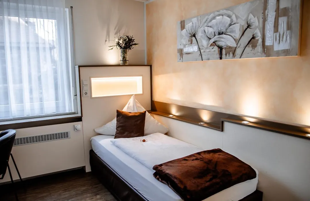 Central Hotel Garni-1