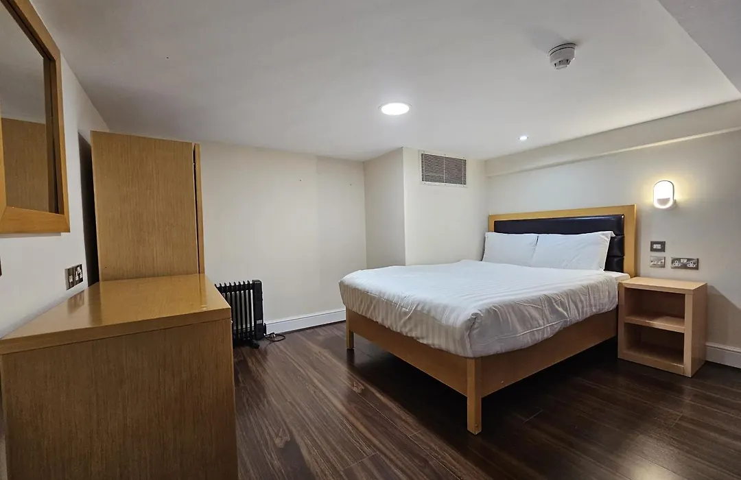 Cromwell Hotel-1