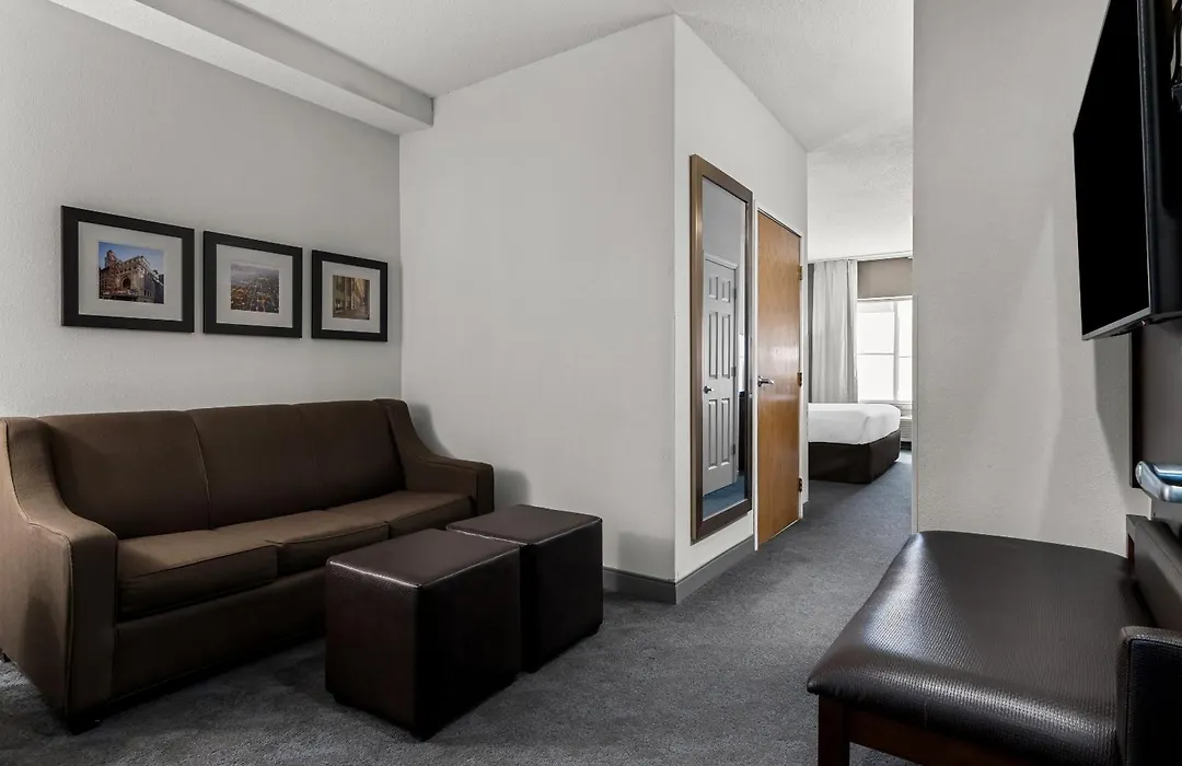 Comfort Inn & Suites Near Tinley Park Amphitheater-1