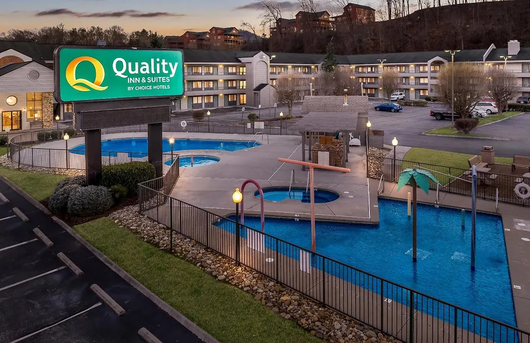 Quality Inn & Suites At Dollywood Lane-1